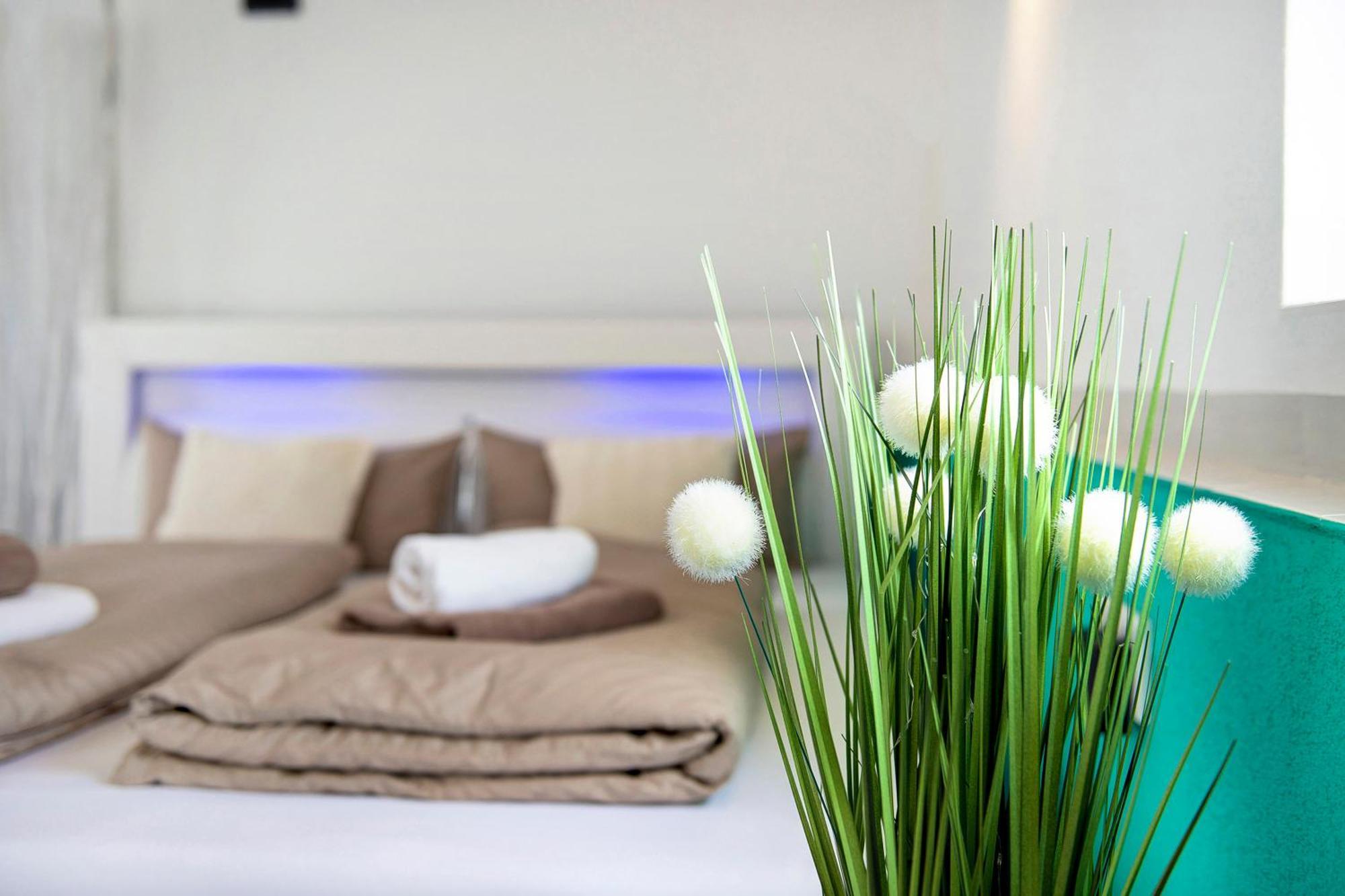 Spawo Mit Sauna Und Whirpool Pfullendorf Buitenkant foto