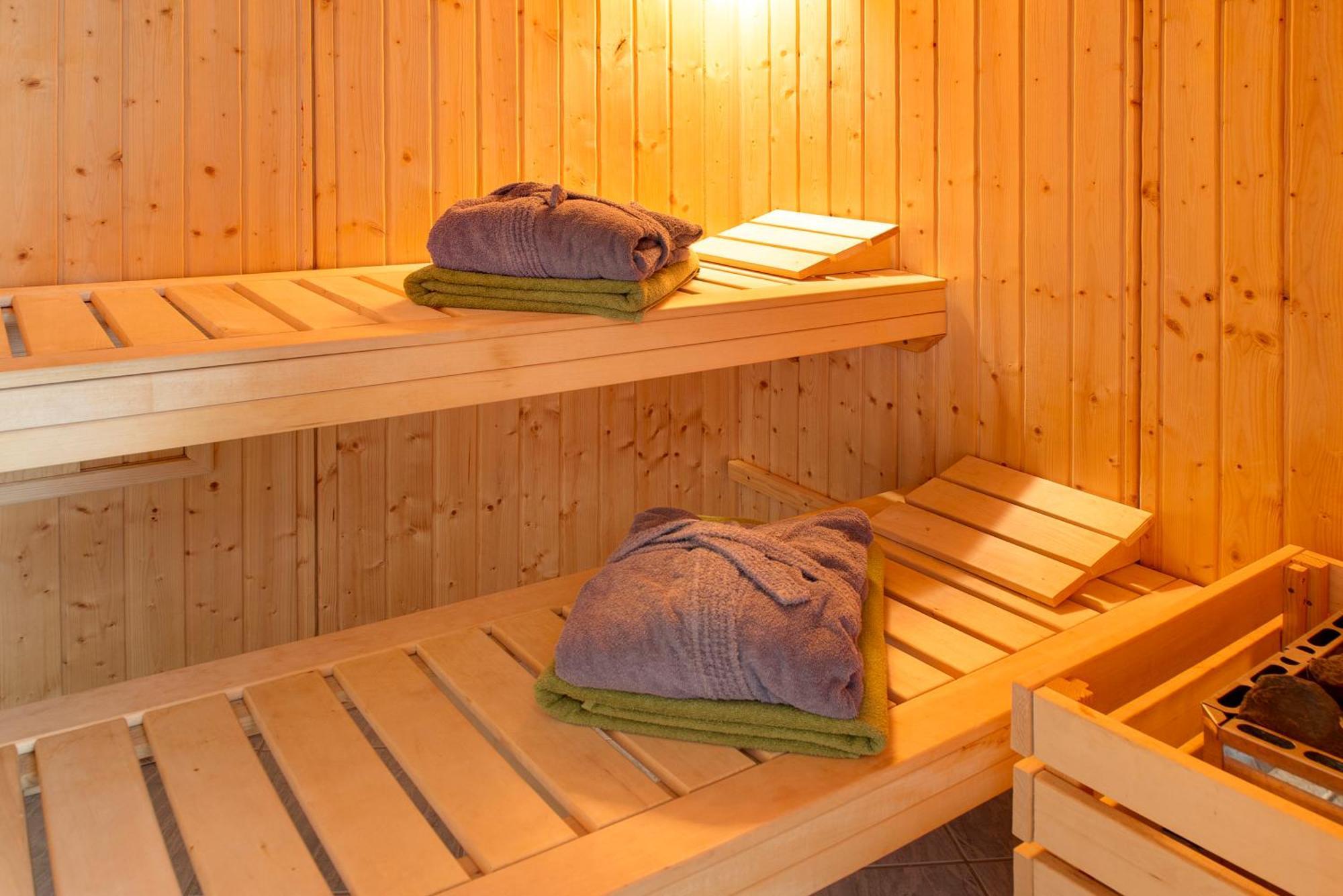 Spawo Mit Sauna Und Whirpool Pfullendorf Buitenkant foto