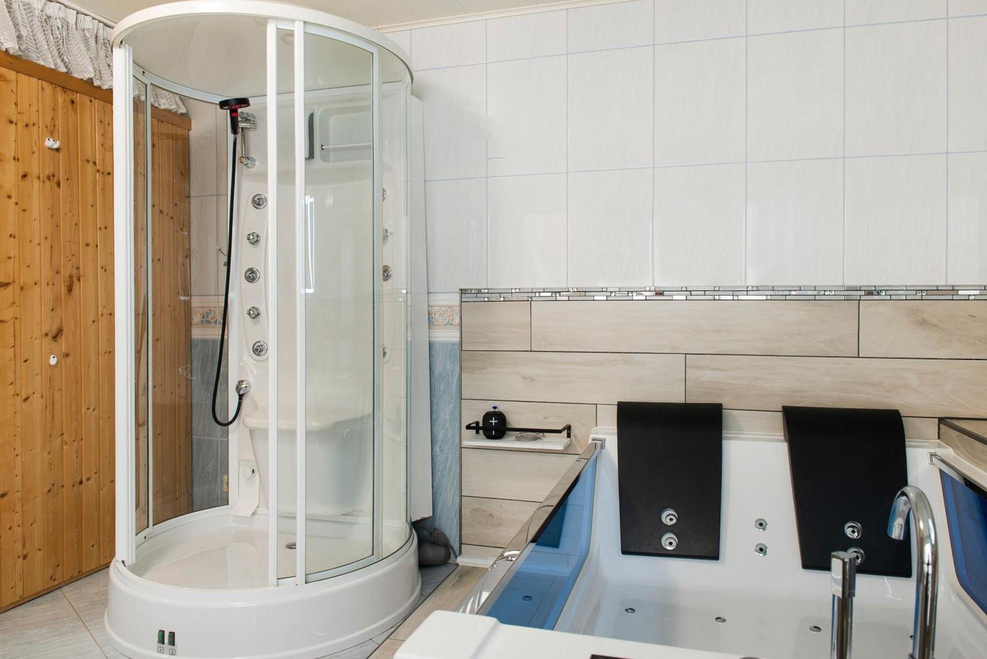 Spawo Mit Sauna Und Whirpool Pfullendorf Buitenkant foto