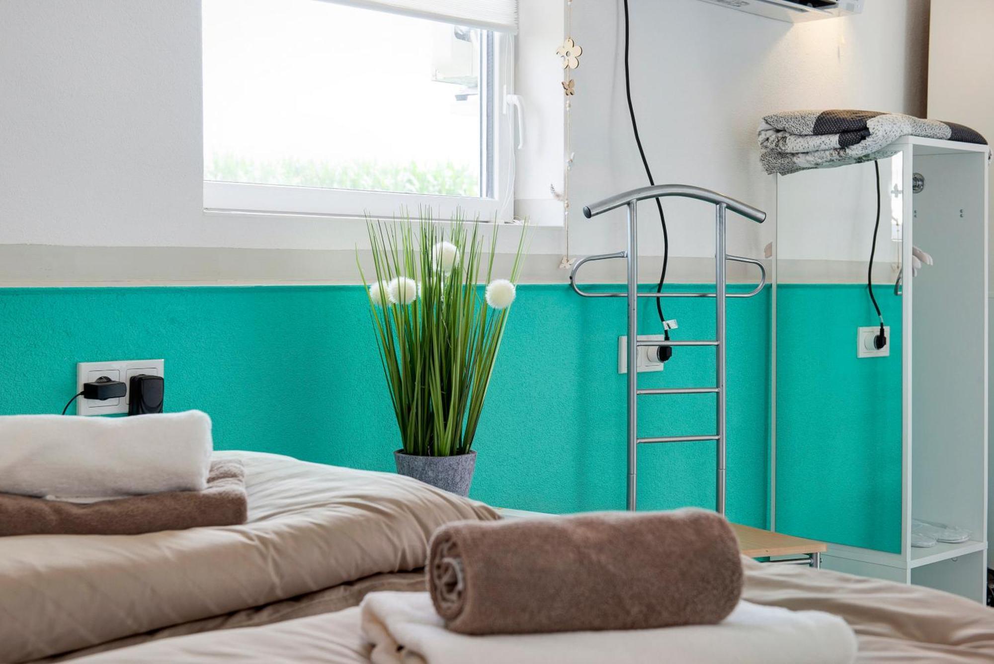 Spawo Mit Sauna Und Whirpool Pfullendorf Buitenkant foto